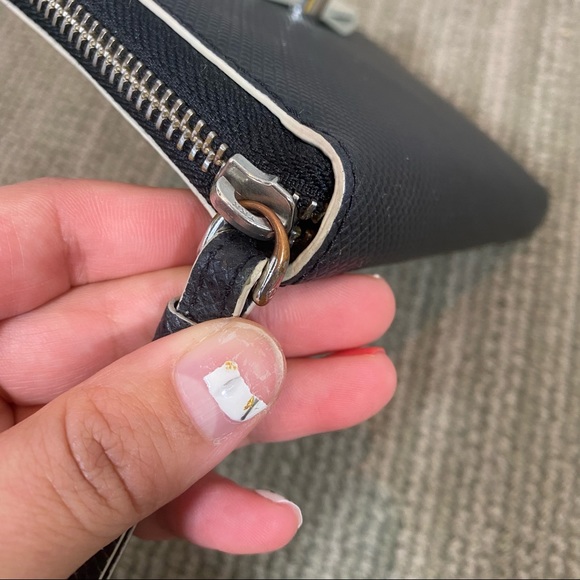 Marc Jacobs Black Small Wristlet With Zippered Coin Area - Picture 13 of 13